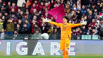 SALERNO, ITALY - FEBRUARY 26: Guillermo Ochoa of Salernitana in action during the Serie A match between Salernitana and AC Monza at Stadio Arechi on February 26, 2023 in Salerno, Italy. (Photo by MB Media/Getty Images)