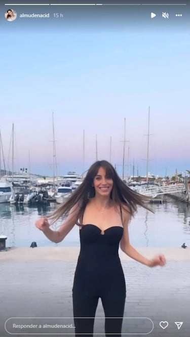 Almudena Cid recupera la sonrisa en Ibiza muy bien acompa?ada