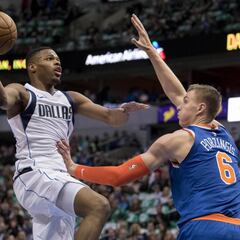 Porzingis (29) recupera su papel ante Dirk; Willy jugó 6 minutos