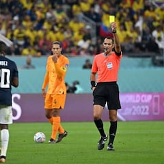 Are yellow cards wiped after the World Cup 2022 group stage?