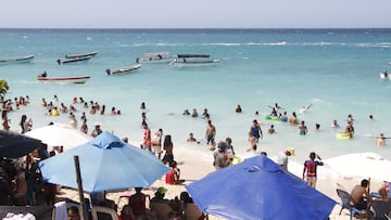 Autoridades restringen el paso de vehículos a playas blancas