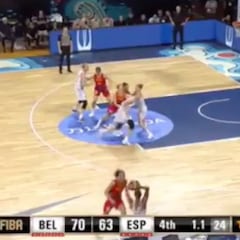 El fallo defensivo a 1" que manda a España segunda de grupo