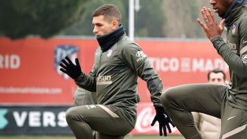 Torreira y Kondogbia durante un entrenamiento del Atl&eacute;tico.