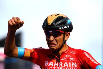 Santaigo Buitrago se exhibe en el Giro de Italia ganando la etapa número 17. Es el primer triunfo colombiano en esta edición 2022.