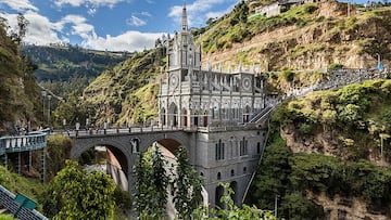 El santuario de Nuestra Señora de Las Lajas es un popular lugar de peregrinaje desde la aparición de la Virgen María en 1754.