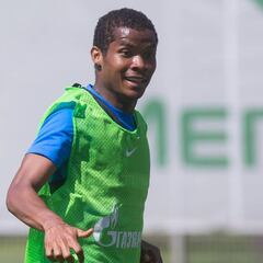 Barrios vuelve ante un grande con el segundo título en la mira