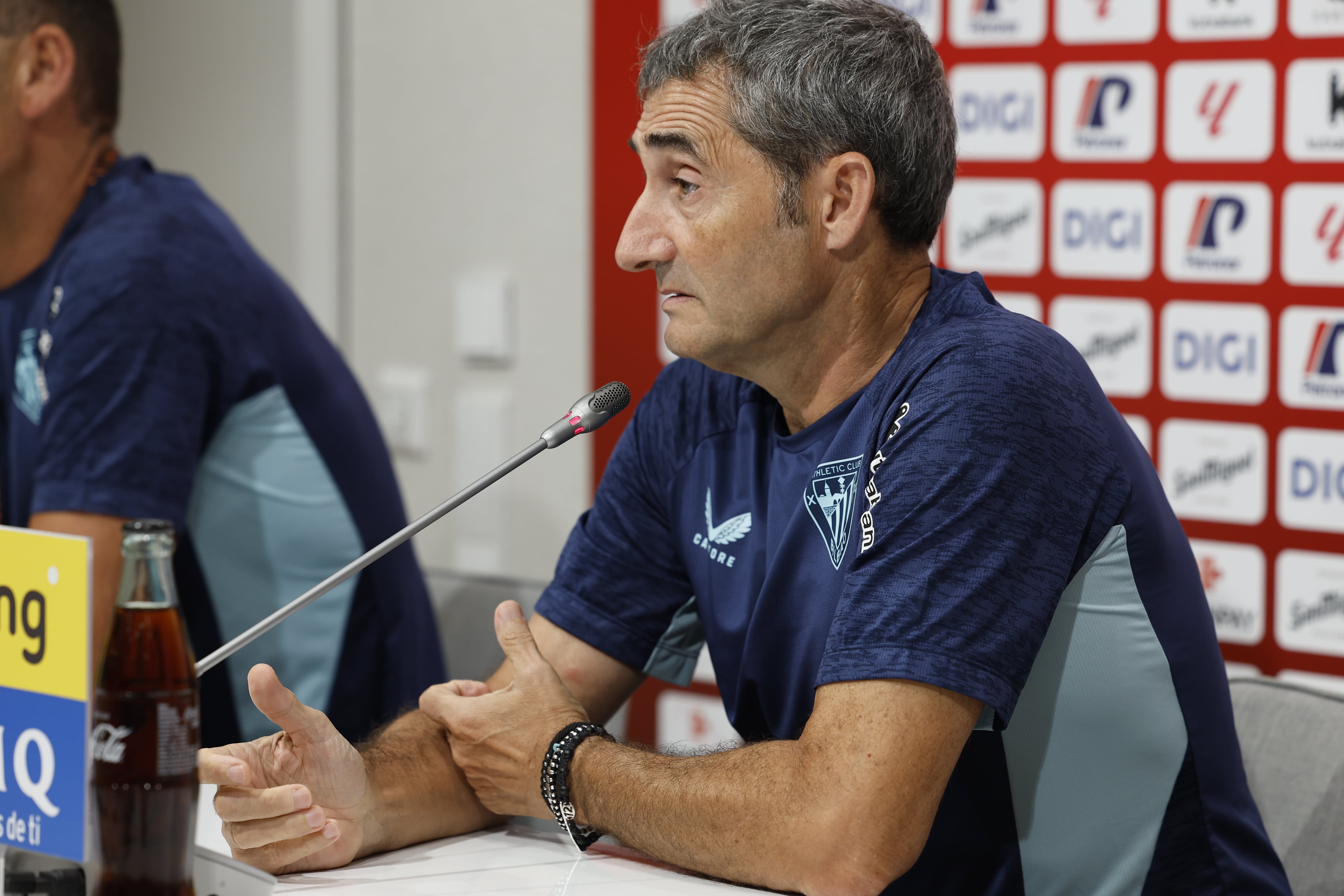 Valverde: “Echamos de menos a Nico”