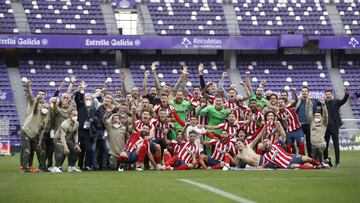 Los jugadores del Atl&eacute;tico celebran el t&iacute;tulo.