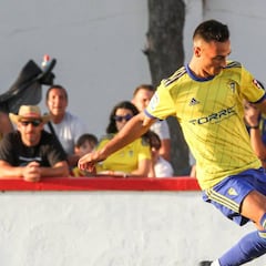 El Cádiz negocia con el Rayo el traspaso de Álvaro García