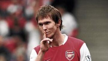 <b>FICHAJE SECRETO. </b>Eso parece decir Hleb en esta fotografía ante el interés del Madrid por él...