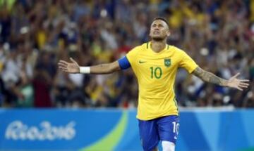 Neymar's golden delivery sends the Maracanã into ecstasy