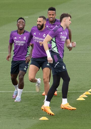 Benzema, Militao y Vinicius, durante el entrenamiento del Real Madrid de este viernes.