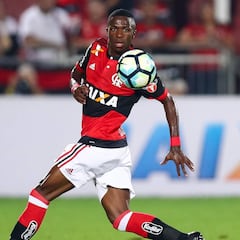 Vinicius no arranca: ¿por qué es suplente en el Flamengo?