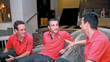 <b>EL MALLORCA ATERRIZÓ EN HÍSPALIS CON GANAS DE DAR GUERRA</b> El Mallorca llegó a mediodía a Sevilla y se concentró en el hotel Meliá Sevilla. Manzano prefirió que sus jugadores no se ejercitasen por la tarde. Esta mañana podrían realizar algunos estiramientos en el hotel. Varela y Martí tienen pasado en la ciudad. El segundo, en Nervión.