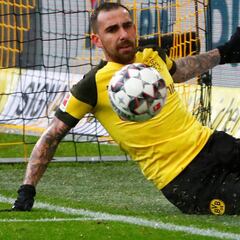 Paco Alcácer espera al Valencia, con el Villarreal al acecho