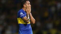Carlos T&eacute;vez se lamenta tras fallar un gol ante San Lorenzo. 
