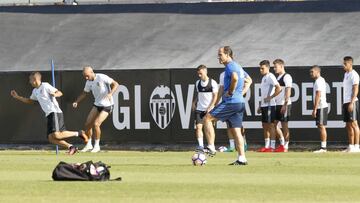 Voro durante el entrenamiento del Valencia.