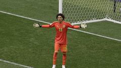 Guillermo Ochoa estrena número con el Stándard de Lieja