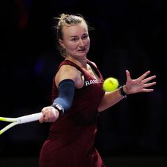 Krejcikova apea a Pegula y Gauff le asegura el uno a Sabalenka