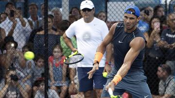 BRI10 BRISBANE (AUSTRALIA) 02/01/2017.- El tenista español Rafa Nadal asiste a una sesión de entrenamiento durante el torneo de Brisbane (Australia) hoy, 2 de enero de 2016. EFE/Dave Hunt PROHIBIDO SU USO EN AUSTRALIA Y NUEVA ZELANDA