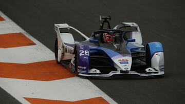 Max Guenther con el BMW en los test de F&oacute;rmula E en Valencia.