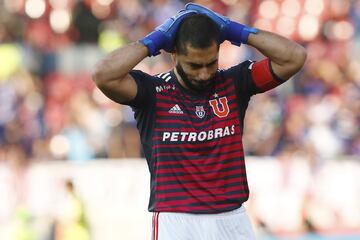 El portero y capitán terminó su vínculo con la U. Ahora debe decidir si se retira o sigue jugando en otro equipo.