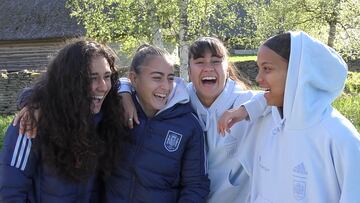 Celia Segura, Ainhoa Alguacil, Cris Librán y Vicky López, durante la concentración de la Selección española Sub-17 en la Eurocopa femenina de Estonia de 2023.