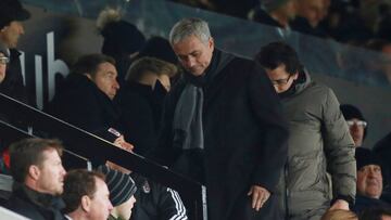 Mou ya se saltó su sanción y envió mensajes a su ayudante