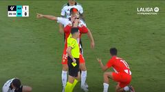 Impensable en un futbolista como él: la roja directa a Arribas por esta terrible entrada al rival