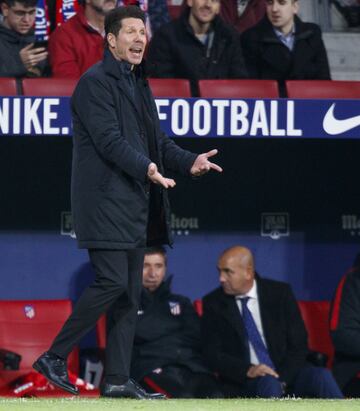 Simeone entrenador del Atlético de Madrid 


