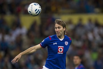 Jugadores de Cruz Azul que salieron por la puerta de atrás