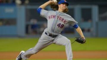 Jacob deGrom en el juego ante los Dodgers