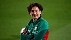 Mexico's goalkeeper Guillermo Ochoa takes part in a training session at Al Khor SC in Al Khor, north of Doha, on November 23, 2022, during the Qatar 2022 World Cup football tournament. (Photo by Alfredo ESTRELLA / AFP)