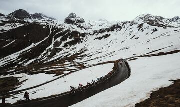 El pelotón durante la 20ª etapa del Giro de Italia.