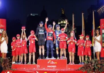  Froome, Quintana y Chaves con los campeones de la Vuelta Junior Cofidis.