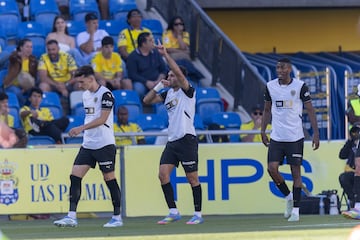 Fue el mejor del conjunto che en la victoria contra Las Palmas. El delantero vive un gran momento y demostr車 una gran inteligencia para moverse dentro del 芍rea y anotar dos goles, ambos de cabeza. Aviva la gran racha de un Valencia que sue?a con algo m芍s que la salvaci車n.