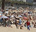 Barcelona podría imponer multas de hasta 200 euros por incumplir la distancia social en la playa