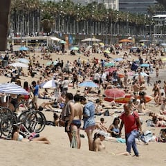 Barcelona podría imponer multas de hasta 200 euros por incumplir la distancia social en la playa