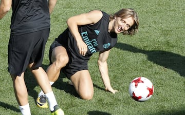 Cristiano y Modric protagonistas en el entrenamiento