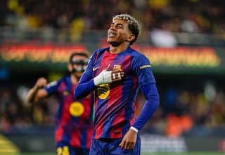 ¡Humildad! Lamine Yamal aprovecha Navidad y juega con niños en la playa