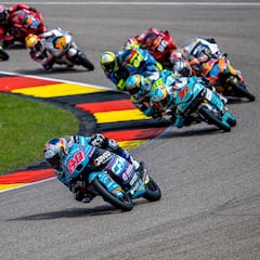 Alonso aprende a la primera para volver a ganar