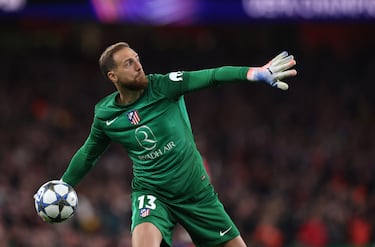 SL Benfica (2010-2014) | Atlético de Madrid (2014-actualidad) | El portero Esloveno ha jugado todos sus partidos de Champions con el Atlético de Madrid, aunque formó parte del Benfica no llegó a disputar un solo minuto en el torneo. 