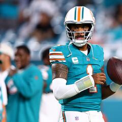 Las Vegas Raiders head coach Antonio Pierce advises Tua Tagovailoa to retire