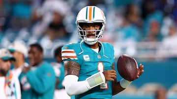 MIAMI GARDENS, FLORIDA - SEPTEMBER 12: Tua Tagovailoa #1 of the Miami Dolphins warms up prior to the game against the Buffalo Bills at Hard Rock Stadium on September 12, 2024 in Miami Gardens, Florida. Megan Briggs/Getty Images/AFP (Photo by Megan Briggs / GETTY IMAGES NORTH AMERICA / Getty Images via AFP)