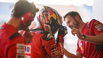 Dovizioso se "toma con mucha calma" su renovación con Ducati
