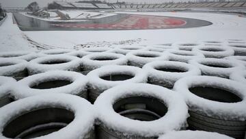 F1 Formula One - Formula One Test Session - Circuit de Barcelona-Catalunya, Montmelo, Spain - February 28, 2018   General view of snow before testing   REUTERS/Albert Gea  PANORAMICA CIRCUITO MONTMELO NIEVE