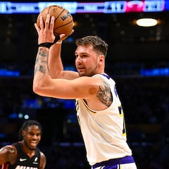 Doncic ‘reemplaza’ a Jerry West en los Lakers