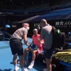 No había empezado y nos heló a todos: los médicos van hacia Nadal y su reacción es de genio