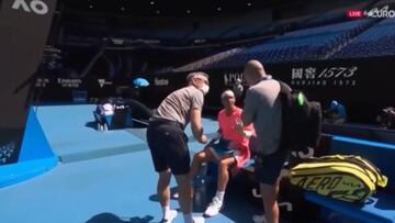 No había empezado y nos heló a todos: los médicos van hacia Nadal y su reacción es de genio