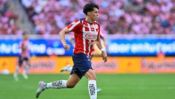 Richard Ledezma of Guadalajara during the 3rd round match between Guadalajara and Atletico de San Luis as part of the Liga BBVA MX, Torneo Apertura 2025 at Akron Stadium, on July 26, 2025 in Guadalajara, Jalisco, Mexico.